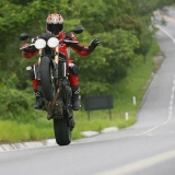 PILOTOS DA TRIUNPH EXPERIENCE MOTOS 
